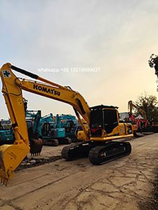 รถขุดโคมัตสึ PC200-8 20 ตัน คุณภาพสูง มือสอง สภาพเดิมๆ ไม่ทำสีใหม่ ชั่วโมงการทำงานต่ำ ระบบไฮดรอลิกแข็งแรง พร้อมใช้งาน - Product Image 4