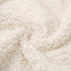 Chine <span class=keywords><strong>Veste</strong></span> en fausse <span class=keywords><strong>fourrure</strong></span> pour femmes <span class=keywords><strong>Veste</strong></span> écologique pour femmes avec capuche en fausse <span class=keywords><strong>fourrure</strong></span> Manteaux Blanc - Product Image 5