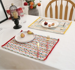 INS Koreanisches Weihnachts-Klassiker-Design Rechteckige Isoliermatte Stoff Restaurant Ferienhaus Verdickte Hitzebeständige Tischunterlage Party - Product Image 5