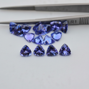 6mm Naturel Tanzanite À Facettes Trillion Cut Pierres Précieuses En Vrac Pour Bijoux En Gros Pierre De Coupe À Vendre Fabricant En Inde - Product Image 1