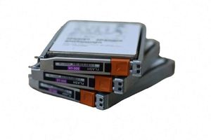 D4-2SFXL-800 ฮาร์ดดิสก์โซลิดสเตท SSD ขนาด 800GB 2.5 นิ้ว 15K 12G SFF SAS 128MB สำหรับเซิร์ฟเวอร์ รุ่นยอดนิยม - Product Image 1