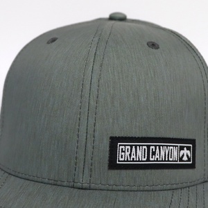 Cappello da Golf OEM/ODM all'Ingrosso in Poliestere a 6 Pannelli Strutturati con Visiera Leggermente Curva, Chiusura Snapback, Fori Tagliati al Laser e Logo Personalizzato - Product Image 6
