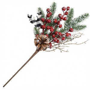 Ramas de Árbol de Navidad Artificiales Hechas a Mano con Bayas Rojas, Piñas y Acebo - Decoraciones de Invierno para Interiores - Product Image 1