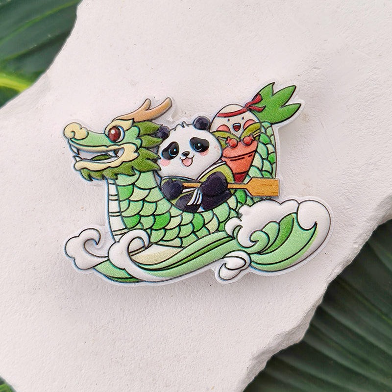 แพนด้าขี่เรือมังกร