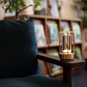 ホットセール コードレス アルミ製 LED テーブルランプ モダンラグジュアリー 室内/屋外兼用 ポータブル メタル タッチコントロール バッテリー駆動 レストラン向け - Product Image 5