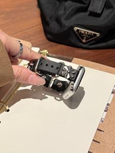 Correa de Reloj de Cuero Genuino Estilo Punk para Apple Watch 49mm 44mm 45mm, Correa de Cuero + Dijes Metálicos Decorativos para IWatch 9 8 7 6 - Product Image 6