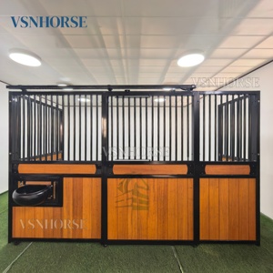 كشك حصان فاخر بباب منزلق نافذة مربعة للخدمة الشاقة ألواح أمامية ثابتة للحصان المجلفن لحظيرة الفروسية الحديثة - Product Image 2