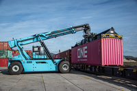 Reach Stacker SRSC45E 45 tonnes, machine de levage de conteneurs électrique fiable et sûre, anti-basculement dynamique pour les travaux de manutention de conteneurs