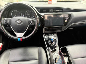 <span class=keywords><strong>Toyota</strong></span> <span class=keywords><strong>Corolla</strong></span> E+ <span class=keywords><strong>2020</strong></span> 1.8L 99 CV Híbrido de <span class=keywords><strong>Segunda</strong></span> <span class=keywords><strong>Mano</strong></span>, Sedán de 4 Puertas y 5 Asientos, Coche Usado - Product Image 2