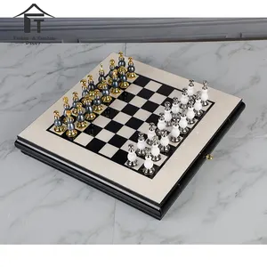 Hoge Kwaliteit Grote Houten Magnetische Schaken Set Mdf Schaakbord Met Metalen Schaakstukken Volwassen Schaakspel