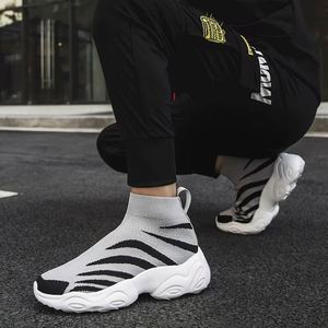 รองเท้าผ้าใบแฟชั่นฤดูหนาวทรงหุ้มข้อสูงสำหรับผู้ชาย  วัสดุป่าน พื้นรองเท้าทำจากไม้  นุ่มสบาย ปิดนิ้วเท้า ระบายอากาศได้ดี รองเท้าลำลอง - Product Image 6