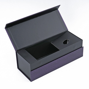 Caja Magnética Rígida Morada de Lujo con Logotipo Personalizado en Lámina Dorada e Inserto de Cartulina Blanca Impresa para Empaque de Botellas de Vino o Vidrio - Product Image 6
