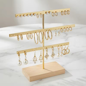 Présentoir à Boucles d'Oreilles en Métal à 3 Niveaux, Organisateur de Bijoux avec Base en Bois, Plateaux Personnalisables - Product Image 5