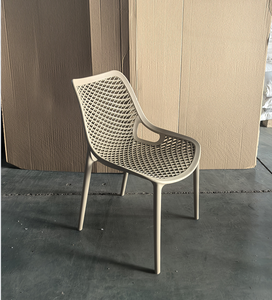 Chaises en plastique empilables PP <span class=keywords><strong>pour</strong></span> événements, banquets, mariages, hôtels, jardins, extérieur – Luxe et abordables - Product Image 1