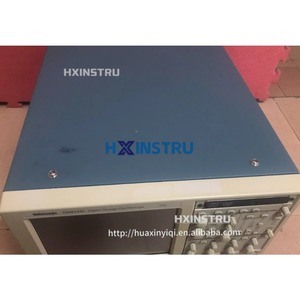 Osciloscopio digital de almacenamiento Tektronix TDS6124C de 12 GHz, 40 GS/s y 4 canales H - Product Image 2