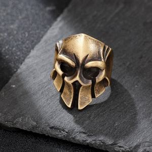 Anillo de Latón de Alta Calidad Estilo Vintage con Diseño de Esqueleto Negro, Máscara de Guerrero Espartano y Casco, Anillo de Calavera Individual para Mujeres y Hombres - Product Image 3