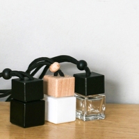 Bouteille de désodorisant pour voiture Diffuseur de parfum Huile essentielle Aromathérapie Pendentif de parfum Bouteille de diffuseur en verre