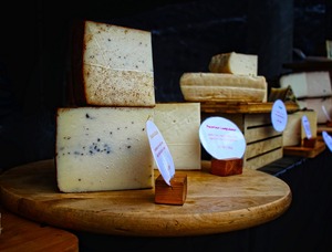 Zarpellon de marque italienne de haute qualité 12C330I 1500G Gorgonzola 1/8 Fromage à moisissure bleue à moitié stérilisé - Product Image 3