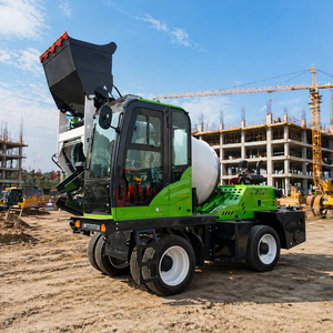 Bétonnière autochargeante mobile chinoise 2m³ – <span class=keywords><strong>Camion</strong></span> malaxeur à béton efficace au <span class=keywords><strong>prix</strong></span> <span class=keywords><strong>d</strong></span>'usine - Product Image 3