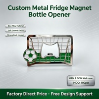 Op maat gemaakte koelkastmagneet flesopener van zinklegering, voetbaldoelontwerp, zacht emaille, sterke magneet, sportfan cadeau, op maat gemaakt