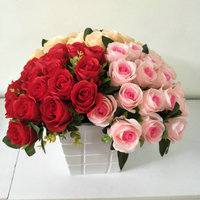 OBM OEM ODM Handgefertigte Künstliche Rosen für Hochzeiten und Valentinstag Handgebundene Blumenarrangements Fotografie-Requisiten