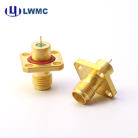Connecteur femelle LWMC SMA à 4 trous, montage sur bride, réceptacle, distance entre centres maximale de 1,30 m, pas de broches de 0,5 mm, étanchéité hermétique jusqu'à 18 GHz