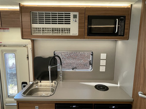 Camping-car économique autopropulsé C50 <span class=keywords><strong>avec</strong></span> cabine supérieure, moteur diesel 3.0L, boîte automatique 8 vitesses, lit vertical arrière, 6 places, caravane de voyage - Product Image 6