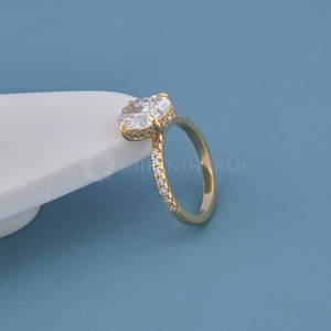 Bague élégante en diamant de laboratoire, taille ovale et ronde, or blanc et jaune, à vendre, exportation d'Inde - Product Image 3