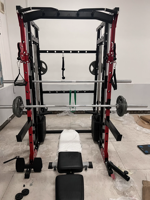 Machine Smith tout-en-un robuste pour un entraînement complet de musculation