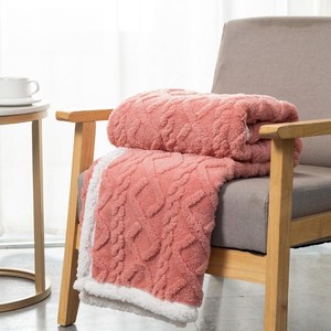 Vente en gros de couvertures portables à motifs doux et chauds pour hôtel Couverture en <span class=keywords><strong>polaire</strong></span> - Product Image 2