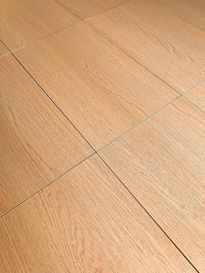 Bois blanc très populaire, style chêne blanc, disponible pour revêtements de sol et murs - Product Image 4