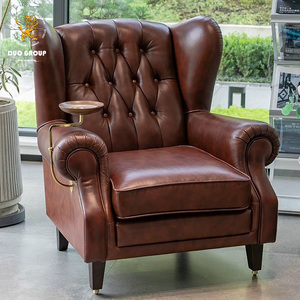 Sillón Chesterfield Americano Vintage de Cuero Encerado con Botones, Estilo Godfather, con Bandeja Lateral para Vasos - Product Image 2
