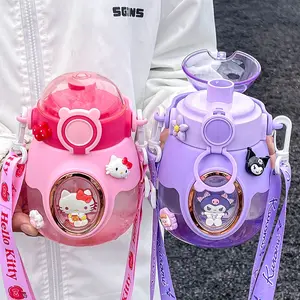 Venta al por mayor de botellas de agua de dibujos animados Kawaii Sanrio de gran capacidad para niños Hello Kitty de plástico botella de agua con pajita de dibujos animados