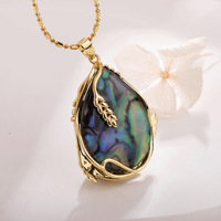 Collier de coquille d'ormeau de corde délicate de haute qualité pour les femmes collier de perles baroques d'eau douce faites à la main