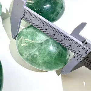 Wholesale Fengshui Natural Crystals Healing Stones Crystal Green Fluorite Palm Stone For Souvenir