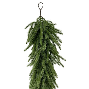 Guirlande de Noël artificielle en aiguilles de pin avec baies rouges et poinsettias pour décorations de fêtes - Product Image 5