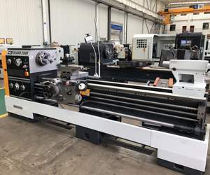 Tour à métaux horizontal manuel de haute précision, robuste, état neuf, tour à banc à banc creux, tournage 1000 mm, moteur - Product Image 1