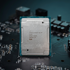 Procesador Xeon Silver 4215R de 3.2GHz y 8 Núcleos SRGZE Usado para Servidor con Socket LGA2011, Caché L3 de 30MB y 140W, en Stock - Product Image 3