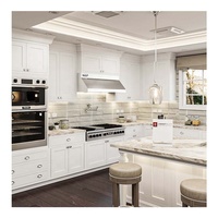 Nouveaux meubles d'îlot de cuisine en bois massif laqué blanc, design moderne et personnalisé, avec comptoir stratifié et robinet, pour les constructeurs