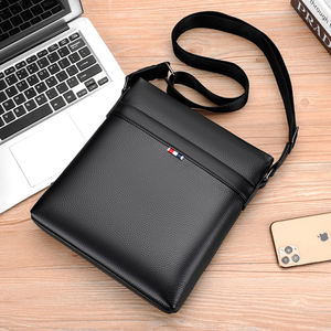 Borsa da <span class=keywords><strong>uomo</strong></span> in pelle di nuovo stile borsa a tracolla casual in pelle con una spalla borsa piccola in pelle morbida multi-tasca di alta qualità - Product Image 3