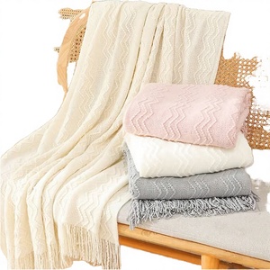 He Yuan Vente en gros – Couverture décorative classique en tricot, texture moelleuse, douce et respirante, avec logo personnalisé, pour toutes les saisons, 100 % coton - Product Image 2