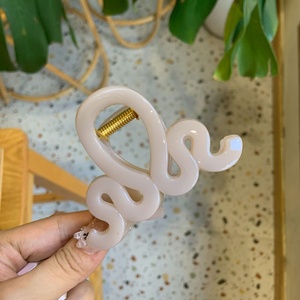 Nouvelle pince à <span class=keywords><strong>cheveux</strong></span> en plastique double vague haut de gamme, <span class=keywords><strong>boucle</strong></span> papillon simple et polie, pour femmes - Product Image 4
