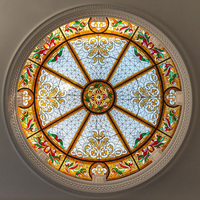 Panneau de vitrail plat de style victorien, forme incurvée traditionnelle, haute transmission lumineuse, structure creuse pour restaurant