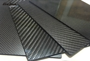 Plaque en fibre de carbone laminée 3K brillante à armure unie, épaisseurs multiples de 0,5 mm à 3,0 mm, 400x500 mm, fabriquée en Chine - Product Image 2