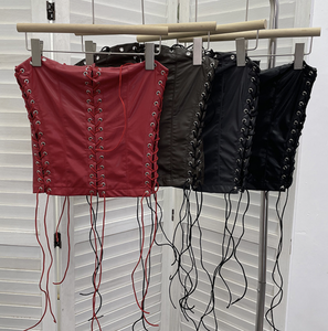 PEEQI Completo Donna alla Moda, Top Corto Senza Maniche in <span class=keywords><strong>Pelle</strong></span> PU con Schiena Scoperta e Pantaloncini/Gonna, Set 2 Pezzi Sexy Stile Y2K Streetwear - Product Image 5