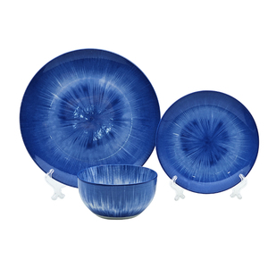 Vente en gros de services de vaisselle en <span class=keywords><strong>porcelaine</strong></span> durable de la marque WINWIN, sur mesure, motif <span class=keywords><strong>bleu</strong></span> <span class=keywords><strong>et</strong></span> <span class=keywords><strong>blanc</strong></span>, 4 pièces, assiettes rondes - Product Image 1