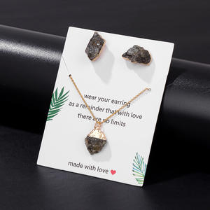 Juego de Collar con Colgante y Pendientes de Piedra Preciosa Natural Irregular Cuarzo en Bruto y Amatista para Mujer Regalo de Joyería - Product Image 4