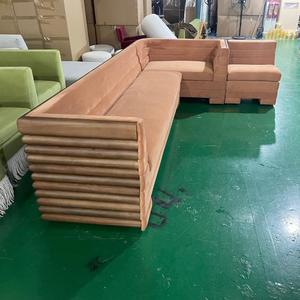 Sofá Moderno Personalizado para Sala de Estar con Diseño Único de Placa Trasera de Madera para Dormitorio y Uso en Hoteles - Product Image 4