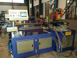YJ-425CNC التلقائي الألومنيوم الأنابيب قطع آلة جوفاء مربع ماكينة قطع أنابيب 45 درجة ماكينة قطع أنابيب - Product Image 4