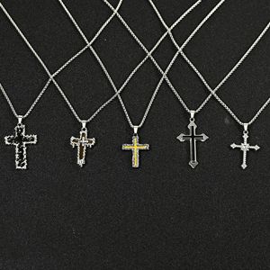 Colar Punk Gótico com Pingente de Cruz Hip Hop em Aço Inoxidável com Zircônia Completa para Mulheres e Homens - Product Image 2